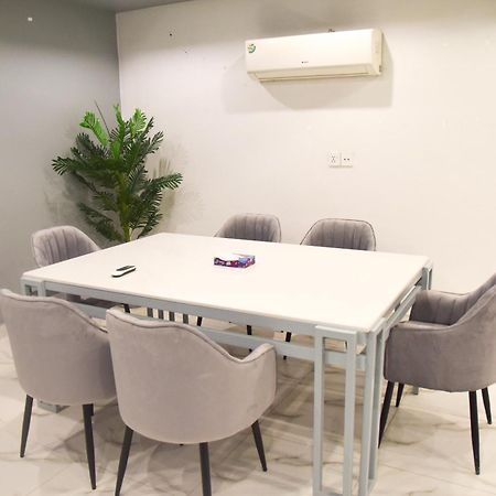 Luxe Suites Bahria Town Lahore Ngoại thất bức ảnh