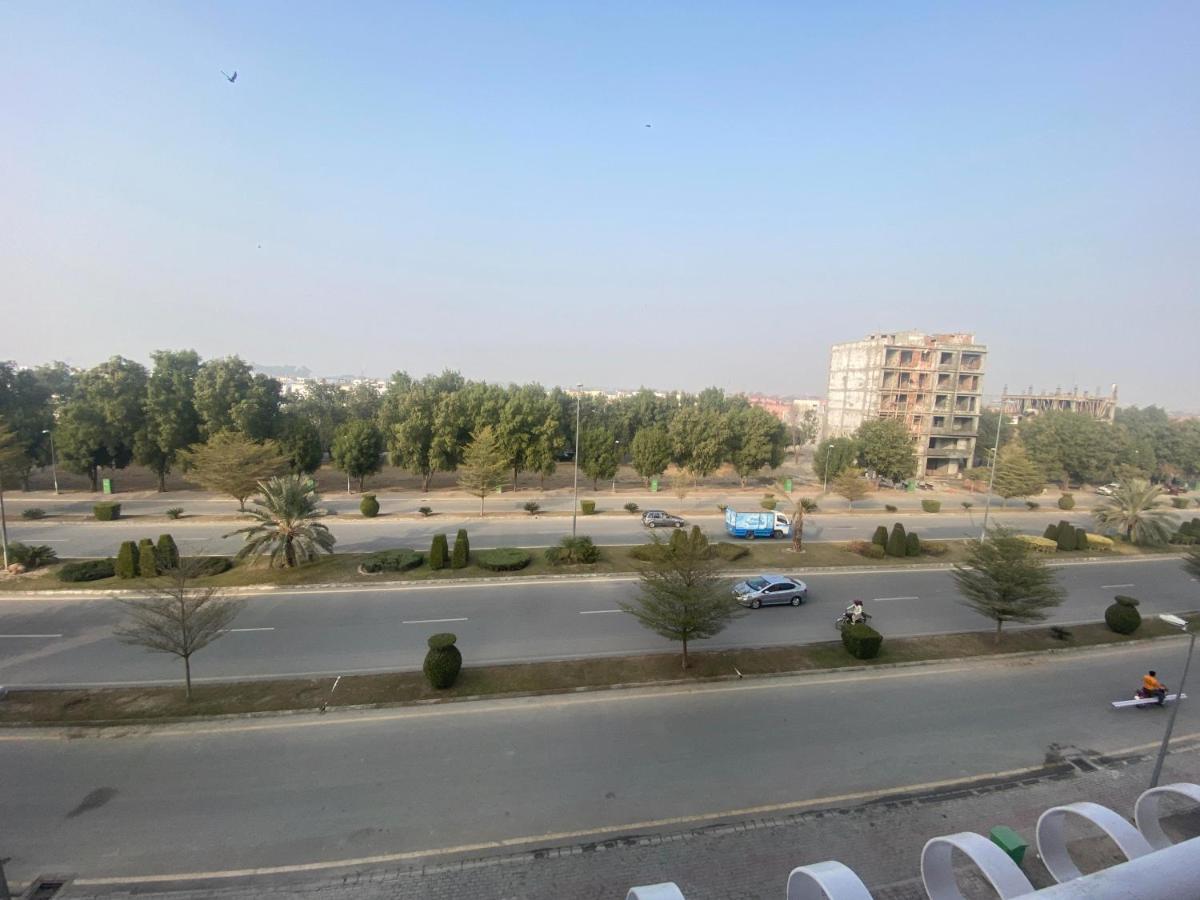 Luxe Suites Bahria Town Lahore Ngoại thất bức ảnh